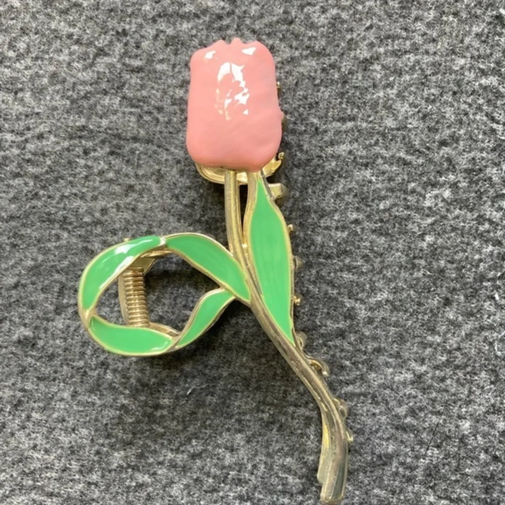 N/A tulip hair